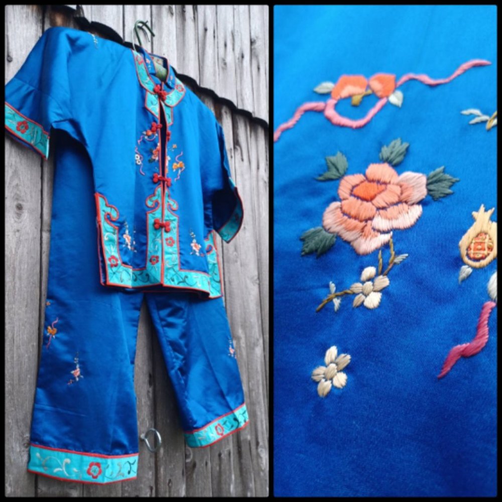 Vintage 50s embroidered Golden Deer pure blue silk loungewear Childrens Kids 6